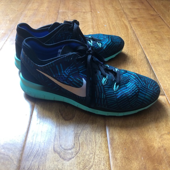 Nike Sneakers - Picture 1 of 5